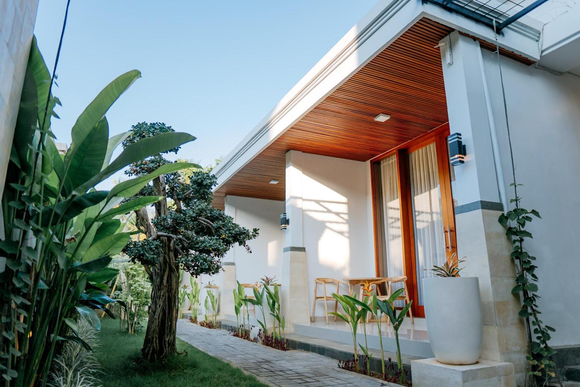 Bali Made Escape Hotel Gianyar  Exterior photo