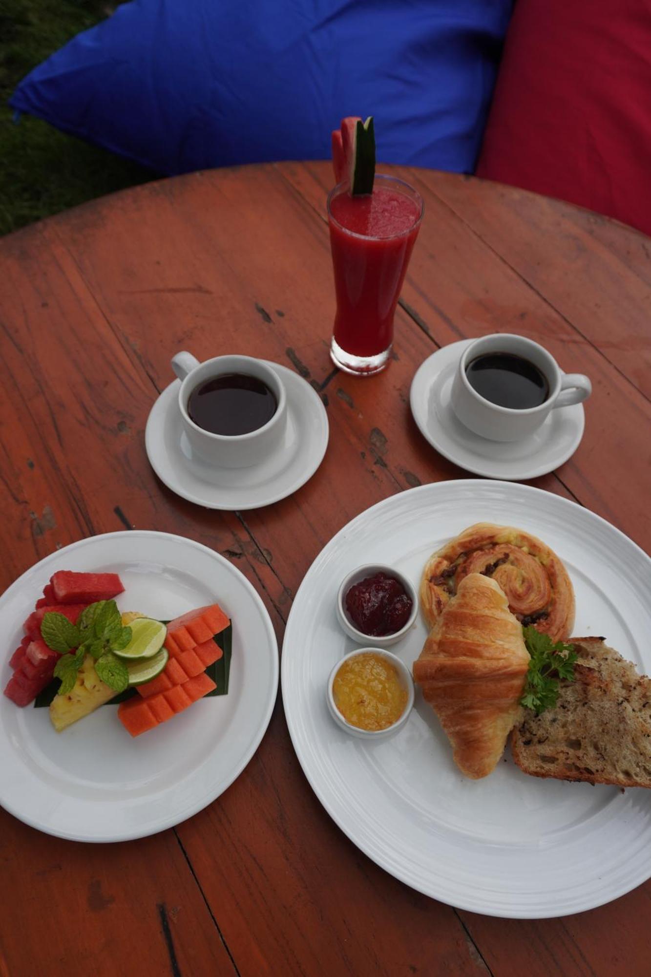 Bali Made Escape Hotel Gianyar  Exterior photo
